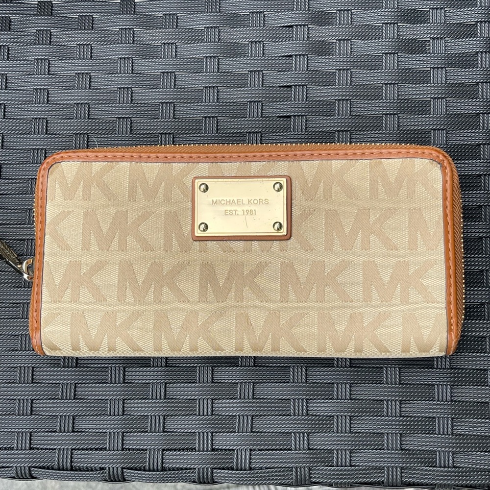 Michael Kors wallet